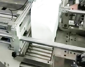 不知該如何操作自動(dòng)桶裝油裝箱機(jī) 看這里有視頻！